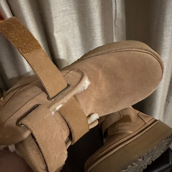 Uggs NEUMELPlatform Boots Tan sz 9 guc in box - Picture 6 of 16